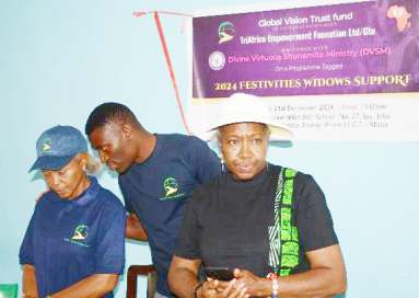 Christmas with Widows 2024 — photo 4