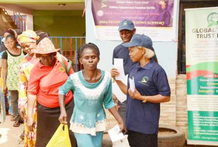 Christmas with Widows 2024 — photo 8